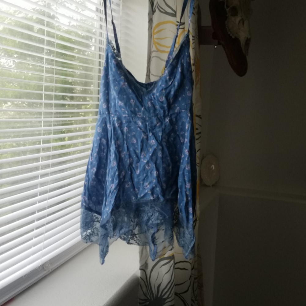 Hollister tank